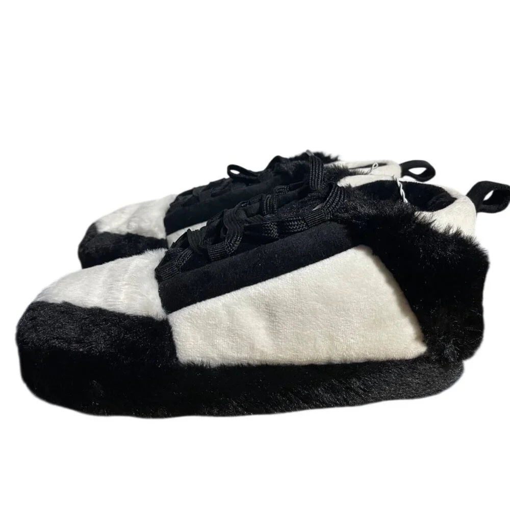 Cat & Jack Big Kids Journey Sneaker Slippers Size 4-5 Black White Plush Lace Up